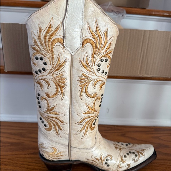 Circle G Shoes - Corral Circle G Western Boots with Embroidered Design,size 7.5